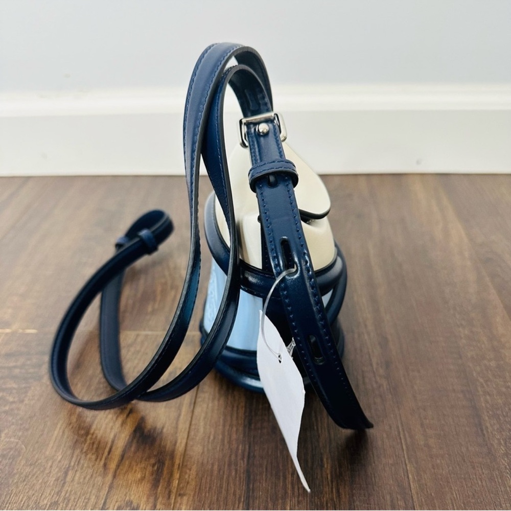 Alexander McQueen Micro Curve Leather Bucket Bag - Picture 9 of 13